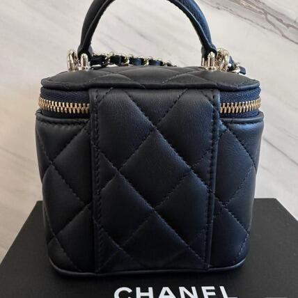 【定番ブラック☆上品】CHANEL ヴァニティ ショルダーバッグ